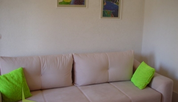 425/NS, Iznajmljuje se potpuno renovirana garsonjera Avenija Mostar